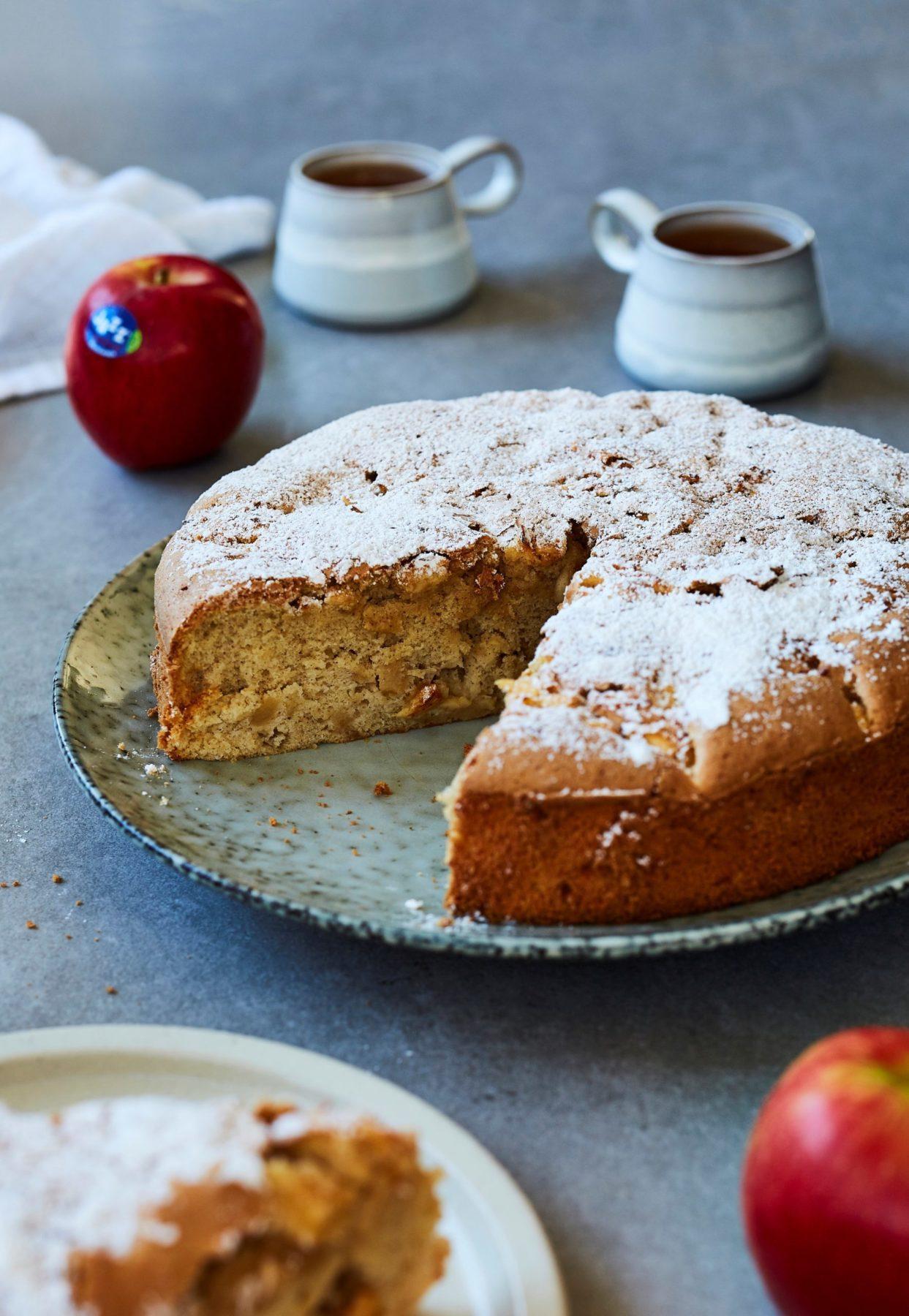 Apple and Cinnamon Sponge cake JAZZ Apple ZA