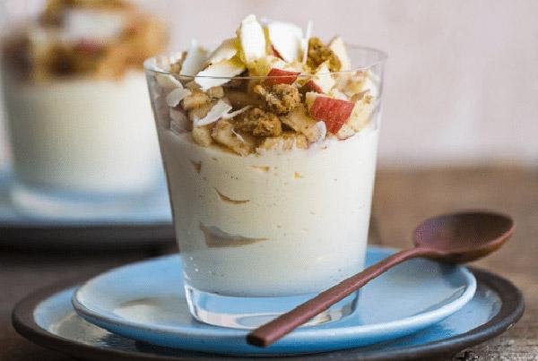 White Chocolate and Mascarpone Mousse with Raw JAZZ™ Apple Crumble - JAZZ Apple ZA